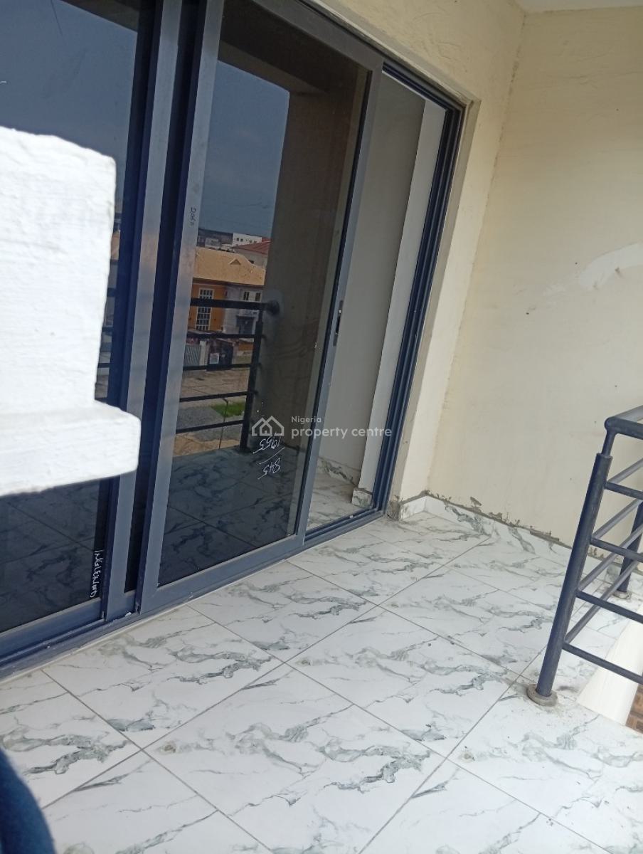 a Brand New Serviced 2 Bedroom Penthouse with Elevator, Lekki Phase 1, Lekki Phase 1, Lekki, Lagos, Flat / Apartment for Rent