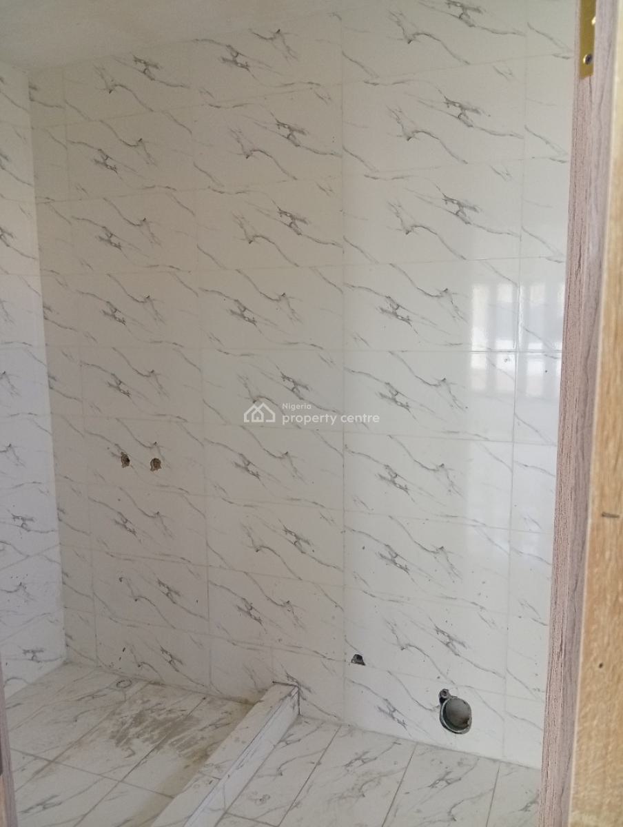 a Brand New Serviced 2 Bedroom Penthouse with Elevator, Lekki Phase 1, Lekki Phase 1, Lekki, Lagos, Flat / Apartment for Rent