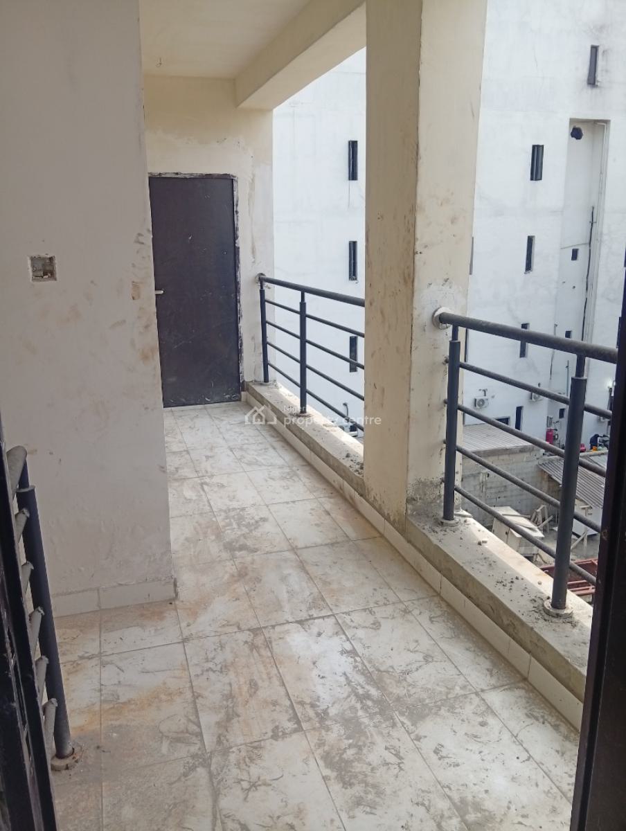 a Brand New Serviced 2 Bedroom Penthouse with Elevator, Lekki Phase 1, Lekki Phase 1, Lekki, Lagos, Flat / Apartment for Rent
