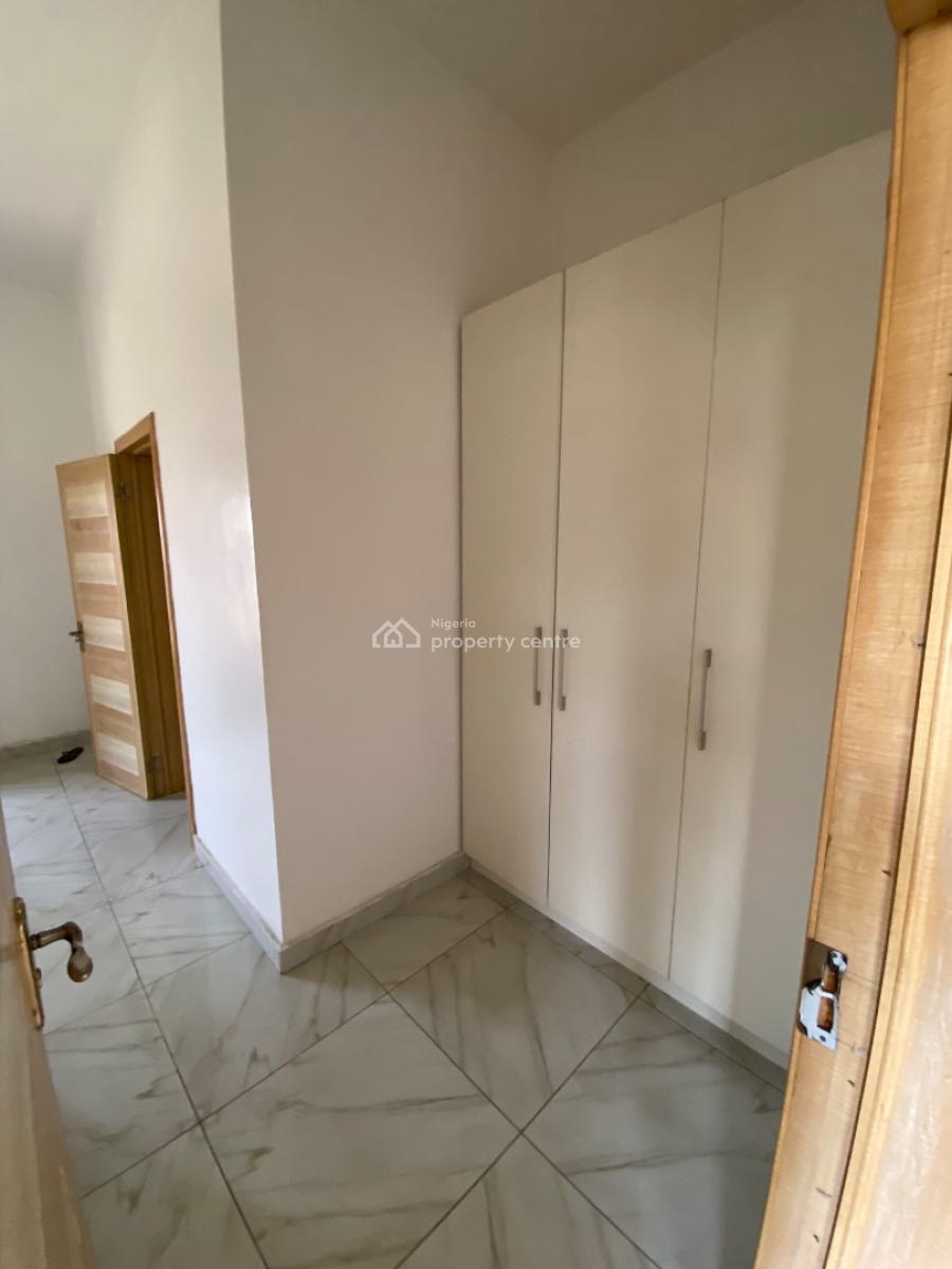 Spacious Mini Flat in a Secured Estate, Lekki Right, Lekki Phase 1, Lekki, Lagos, Mini Flat (room and Parlour) for Rent