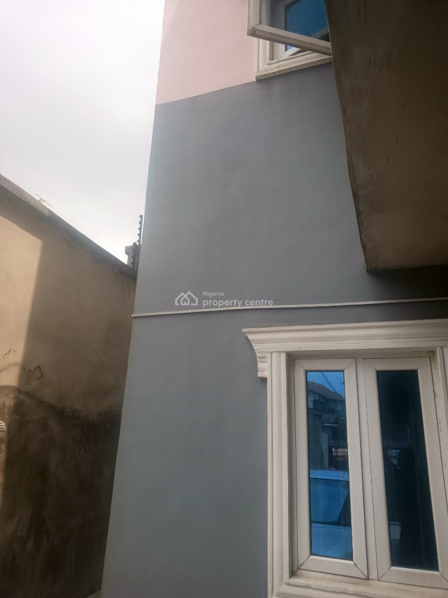 Lovely Spacious 3 Bedroom Flat +ensuite+upstairs, Behind County Hospital, Aguda, Ogba, Ikeja, Lagos, Flat / Apartment for Rent