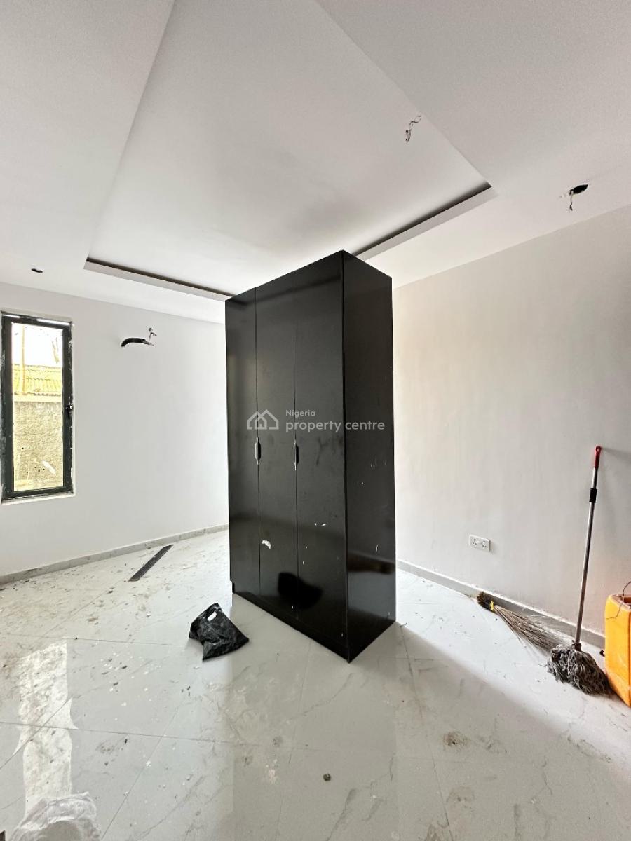 Beautifully Built 2 Bedroom Apartment with Gym, Chevron Toll Gate, Lekki, Lagos, Block of Flats for Sale