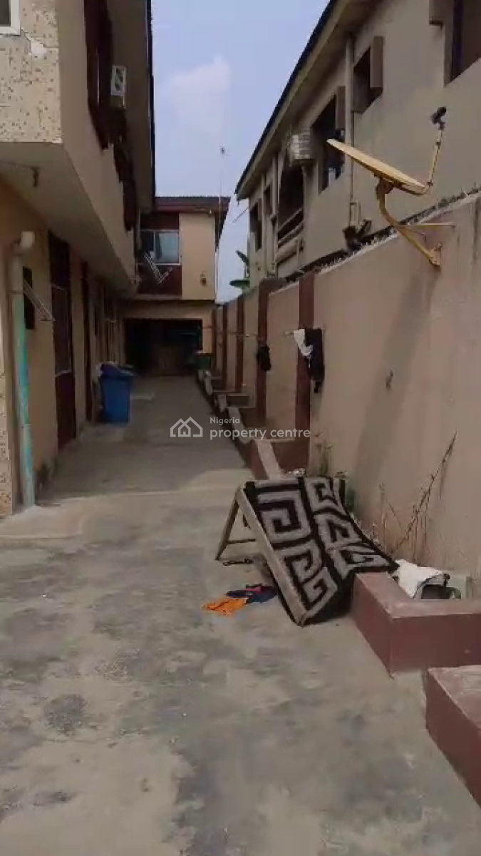 6 Units 0f 2bedroom+1unit of 3bedroom, Orelope Street, Egbeda, Alimosho, Lagos, Block of Flats for Sale