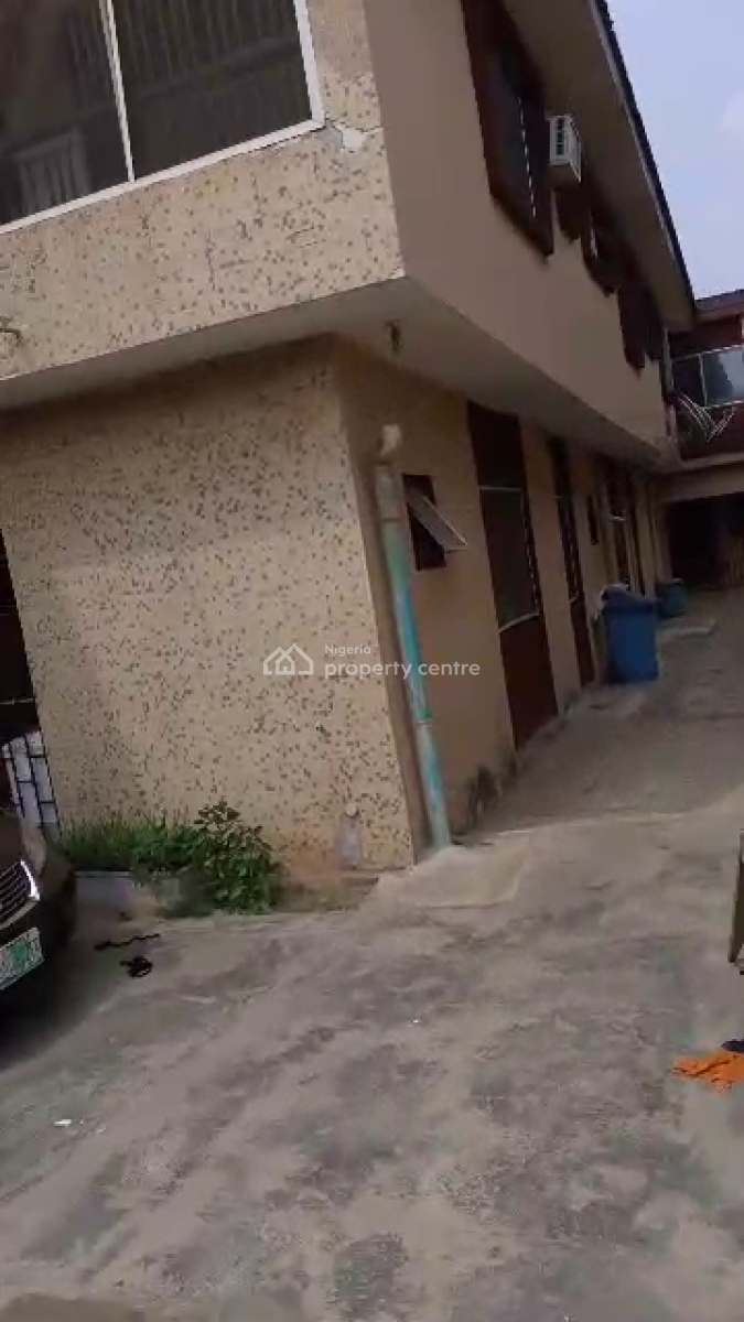 6 Units 0f 2bedroom+1unit of 3bedroom, Orelope Street, Egbeda, Alimosho, Lagos, Block of Flats for Sale