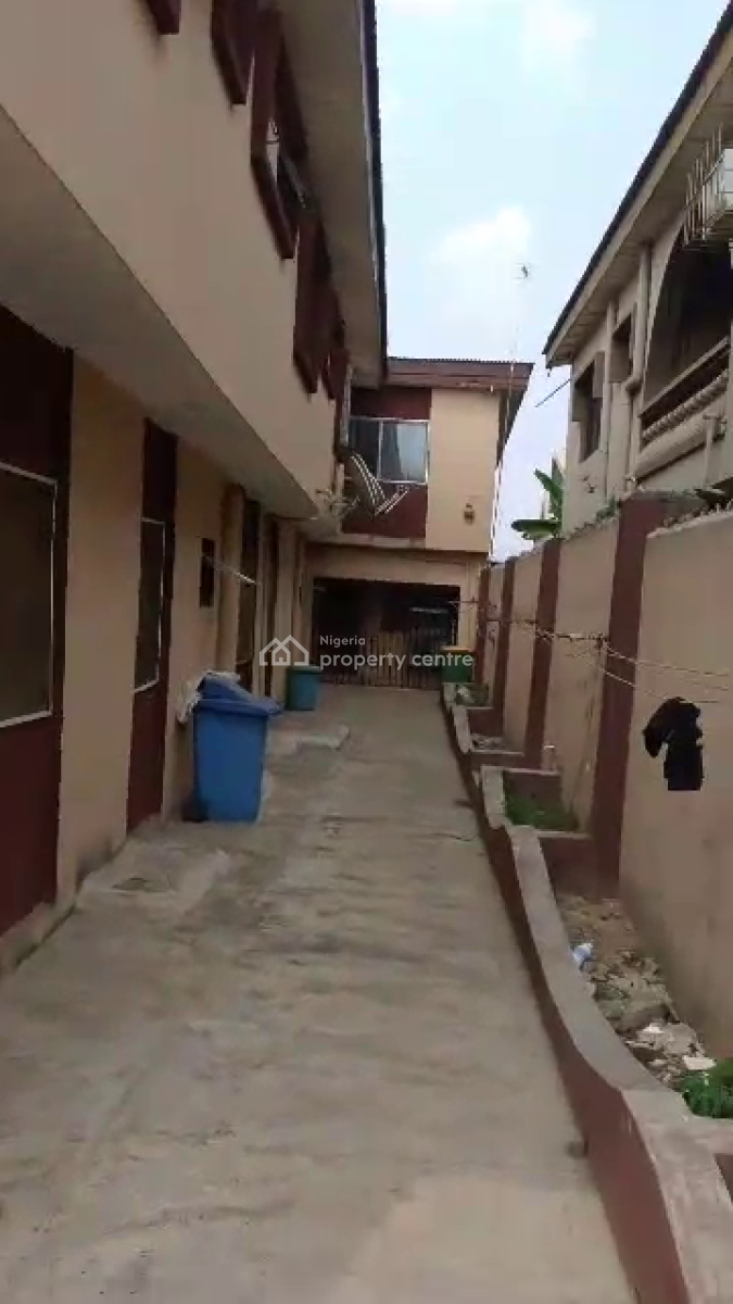6 Units 0f 2bedroom+1unit of 3bedroom, Orelope Street, Egbeda, Alimosho, Lagos, Block of Flats for Sale