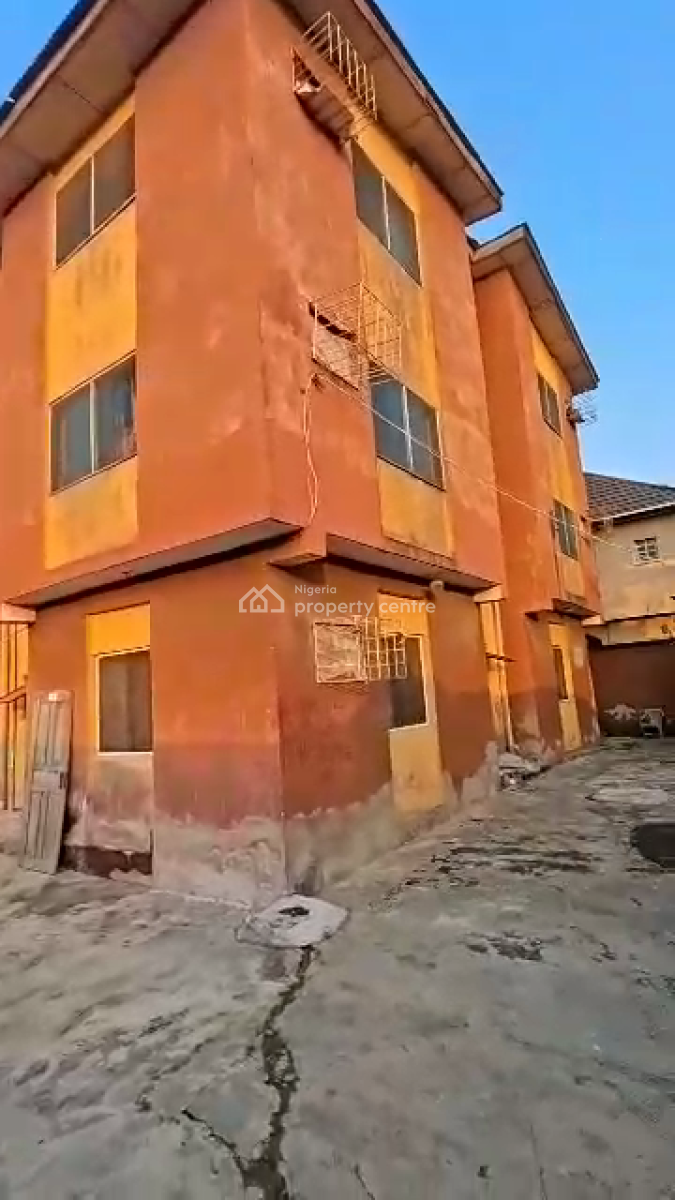 Distress 6 Numbers of Flats on 1000sqm Land, Dr Fasheun Avenue Century Bstp Ago, Lagos, Ago Palace, Isolo, Lagos, Block of Flats for Sale