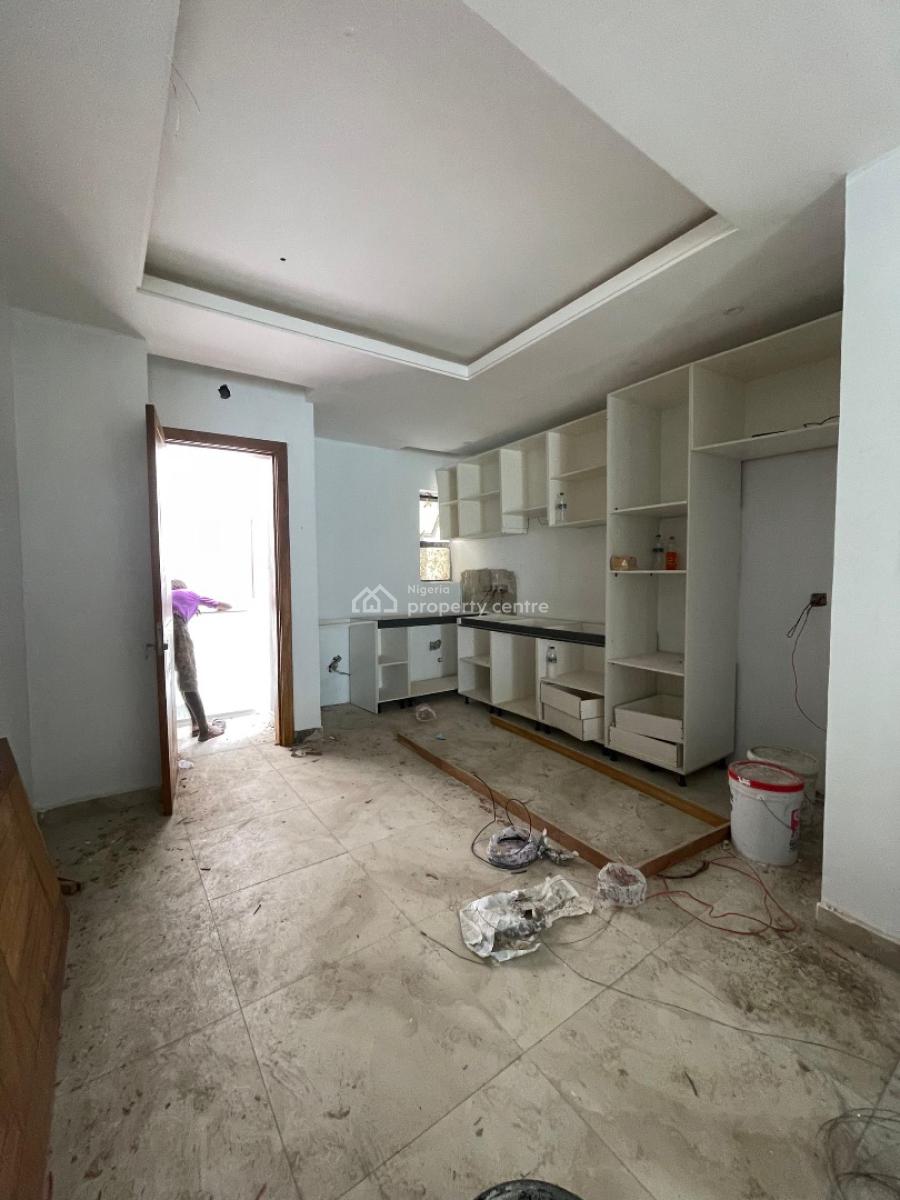 Exquisite 2 Bedroom Penthouse with Pool & Gym  in a Serene Environment, Penthouse Apartment, Lekki Phase 1, Lekki, Lagos, Flat / Apartment for Sale