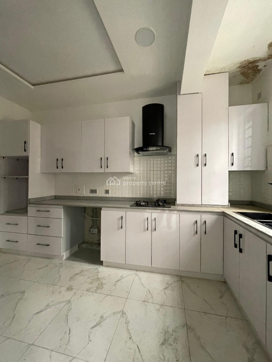 Contemporary 2 Bedroom Apartment Bedroom in a Serene Environment, Lekki Phase 1, Lekki, Lagos, Flat / Apartment for Sale