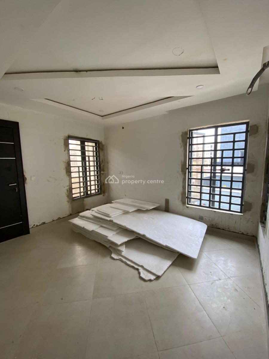 Lovely 4 Bedroom Apartment Bedroom with Private Cinema and Bq, Lekki Phase 1, Lekki, Lagos, Flat / Apartment for Sale