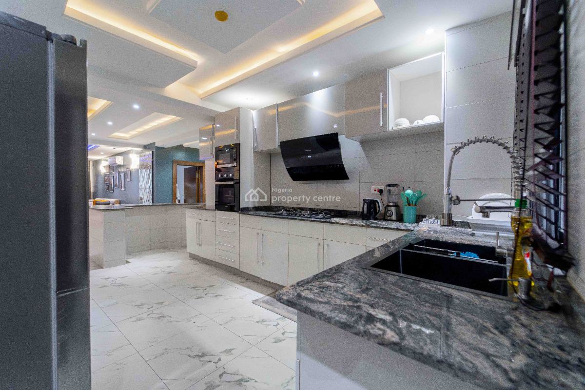 Lovely Three(3) Bedroom Apartment with Ps5 at Oniru, Vi, Located Close The The Landmark Beach, Oniru, Victoria Island (vi), Lagos, Flat / Apartment Short Let