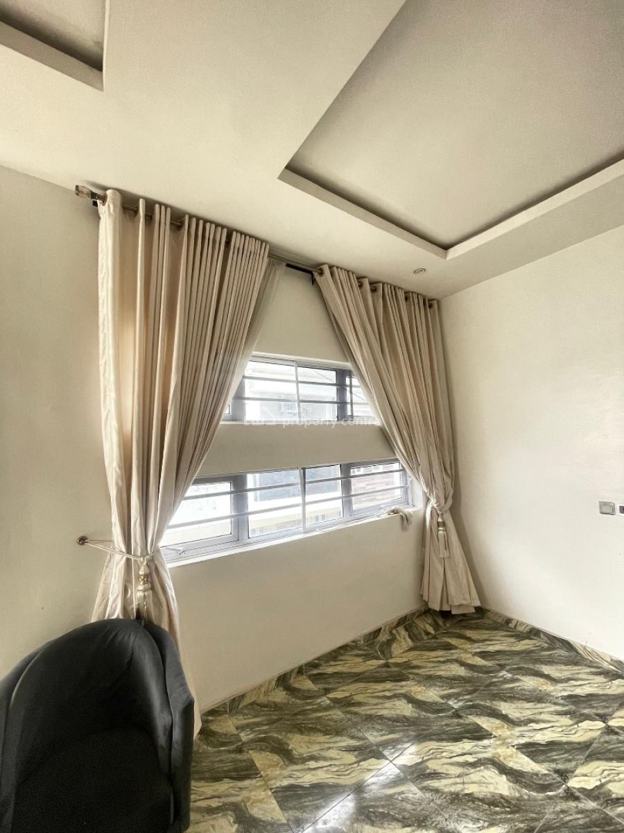 Spacious Master Bedroom with Walkin Closet &balcony (brand New), Rosebank Phase 5, Ikota Gra, Ikota, Lekki, Lagos, Terraced Duplex for Rent