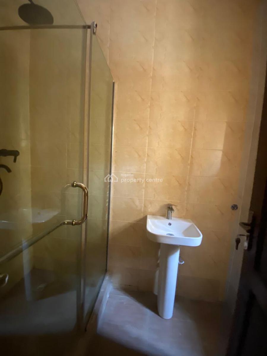 3bedroom Spacious Apartment and Standard, Idado Estate, Lekki, Lagos, Flat / Apartment for Rent