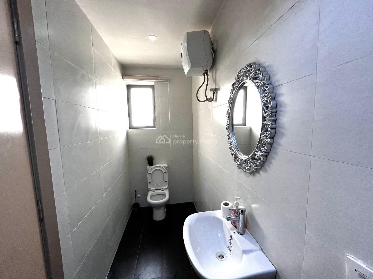 Lovely 1 Bedroom Apartment with Ps5 at Lekki Phase 1, Lekki Phase 1, Lekki, Lagos, Flat / Apartment Short Let