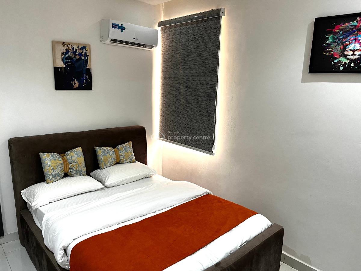 Lovely 1 Bedroom Apartment with Ps5 at Lekki Phase 1, Lekki Phase 1, Lekki, Lagos, Flat / Apartment Short Let