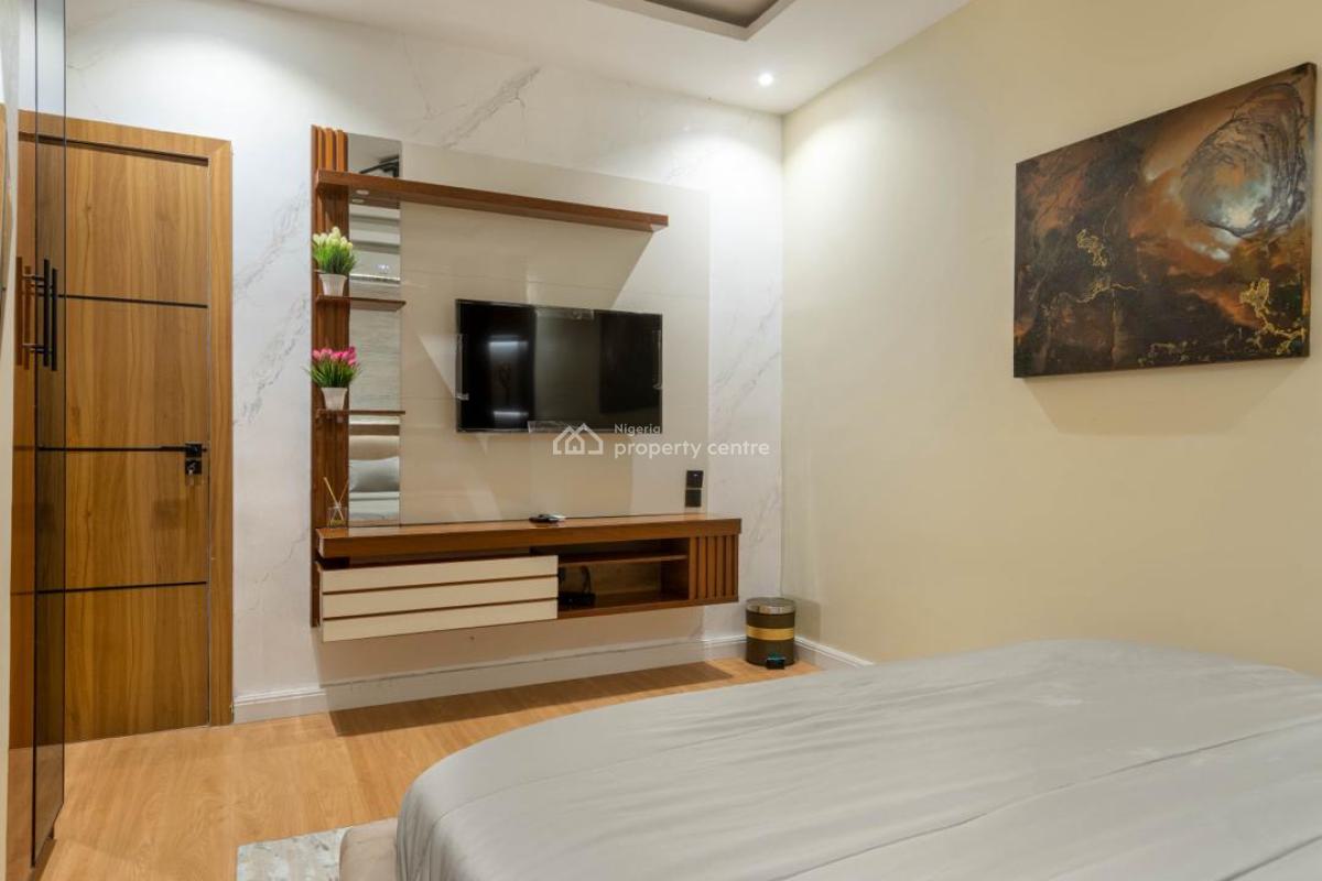Alexa One Bedroom Apartment with Ps5 and Ceiling Mirror, Lekki Phase 1, Lekki, Lagos, Flat / Apartment Short Let