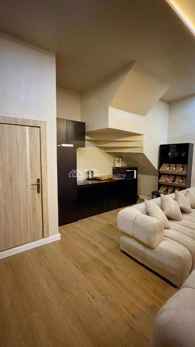 Samys : 2bedroom Maisonette with Swimming Pool and Other Top Notch Ame, Lekki Phase 1, Lekki, Lagos, Flat / Apartment Short Let