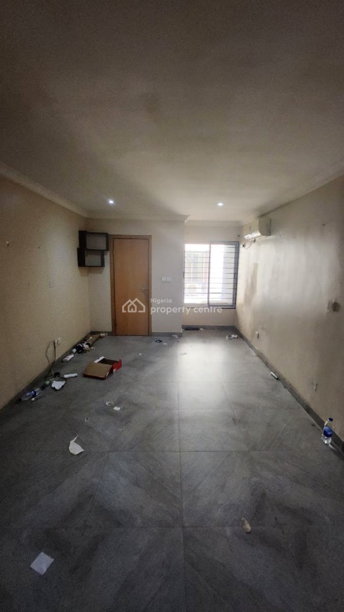 a Serviced and Well Maintained  2 Bedroom  Apartment  with a Room Bq, Lekki Phase 1, Lekki, Lagos, Flat / Apartment for Rent