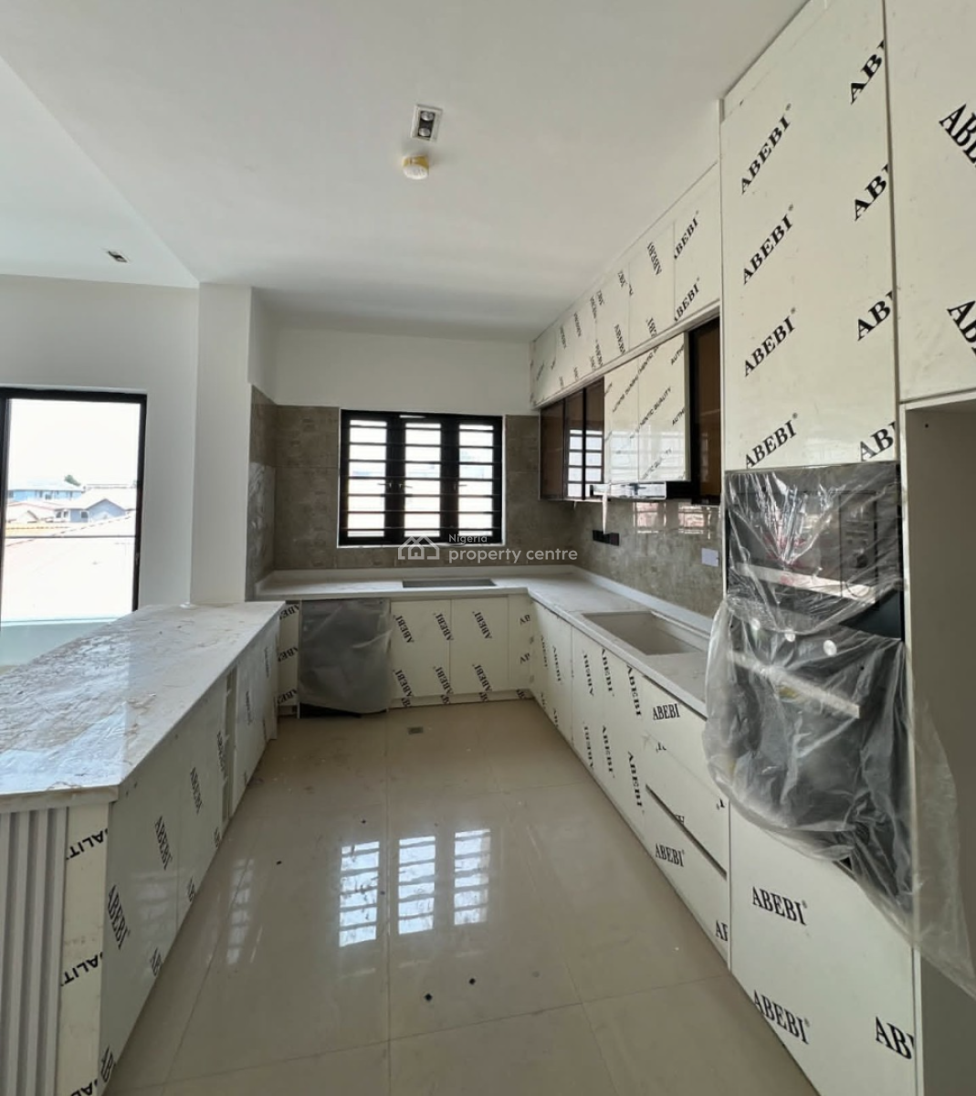 3 Bedroom Flat with Bq, Lekki Phase 1, Lekki Phase 1, Lekki, Lagos, Flat / Apartment for Rent