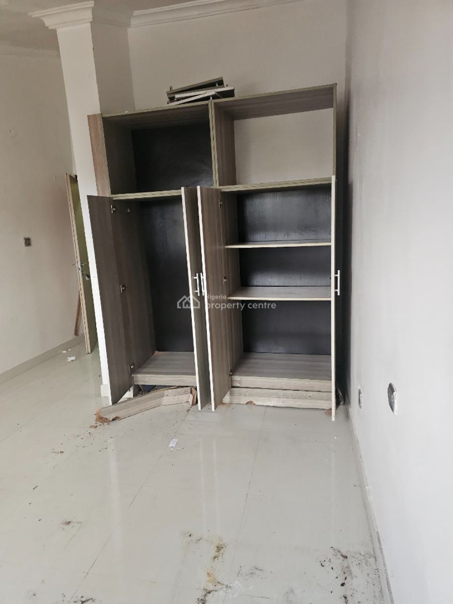 1 Room Self Contain, Lekki Phase 1, Lekki, Lagos, Flat / Apartment for Rent