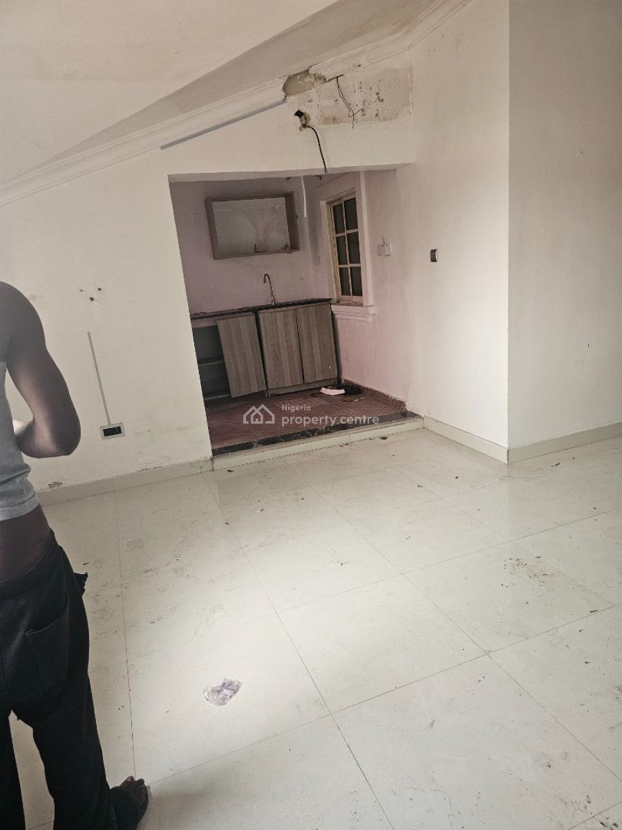 1 Room Self Contain, Lekki Phase 1, Lekki, Lagos, Flat / Apartment for Rent