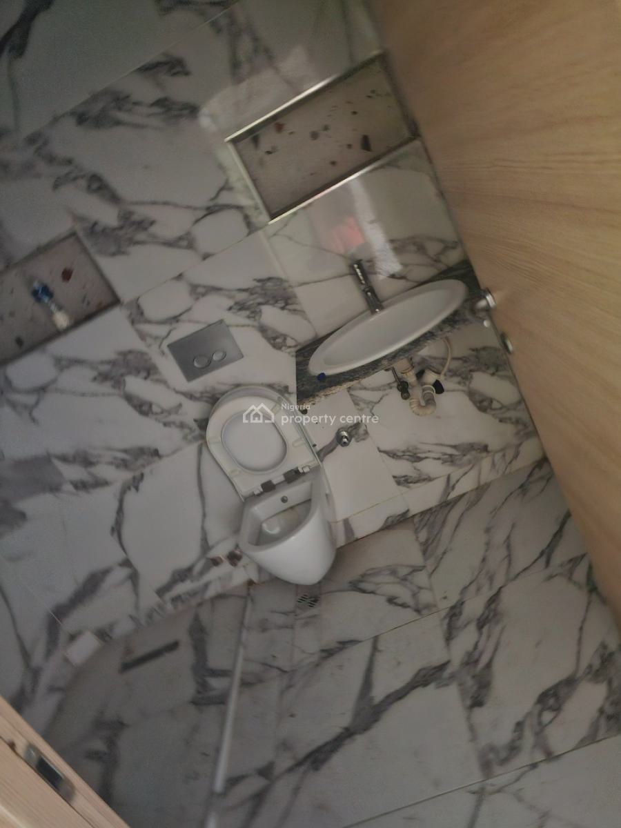 1 Room Self Contain, Lekki Phase 1, Lekki, Lagos, Flat / Apartment for Rent