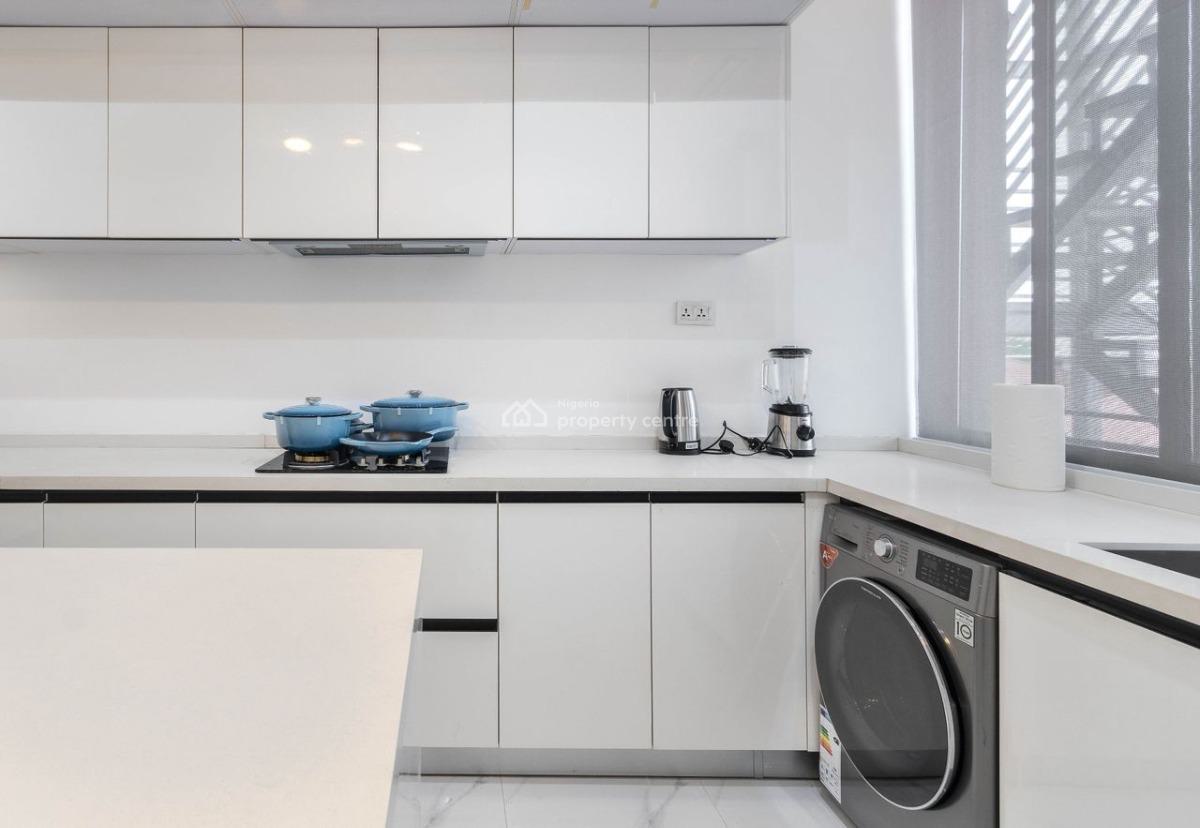 Lovely 3 Bedroom Apartment, Lekki Phase 1, Lekki, Lagos, Flat / Apartment Short Let