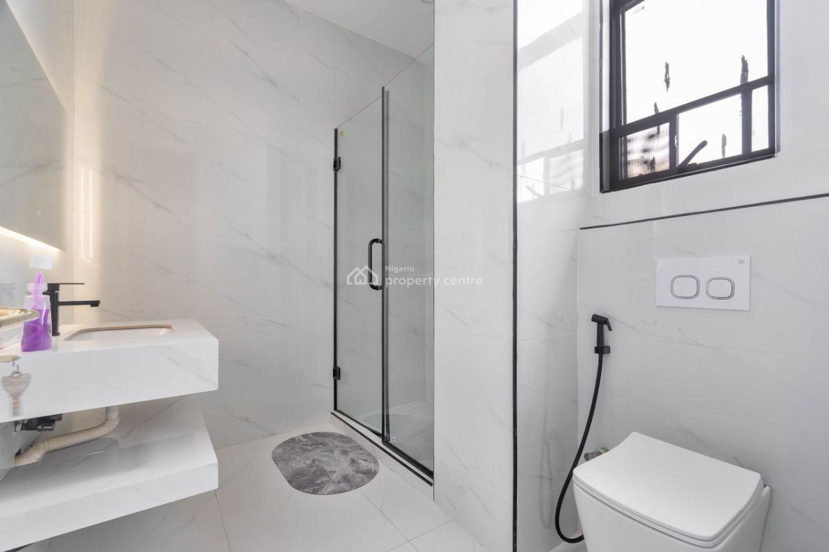 Lovely 3 Bedroom Apartment, Lekki Phase 1, Lekki, Lagos, Flat / Apartment Short Let