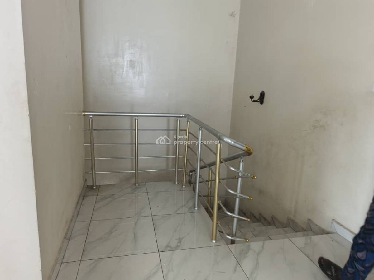 4 Bedrooms Semi Detached House with Bq, Off Circle Mall Drive, Osapa, Lekki, Lagos, Semi-detached Duplex for Rent