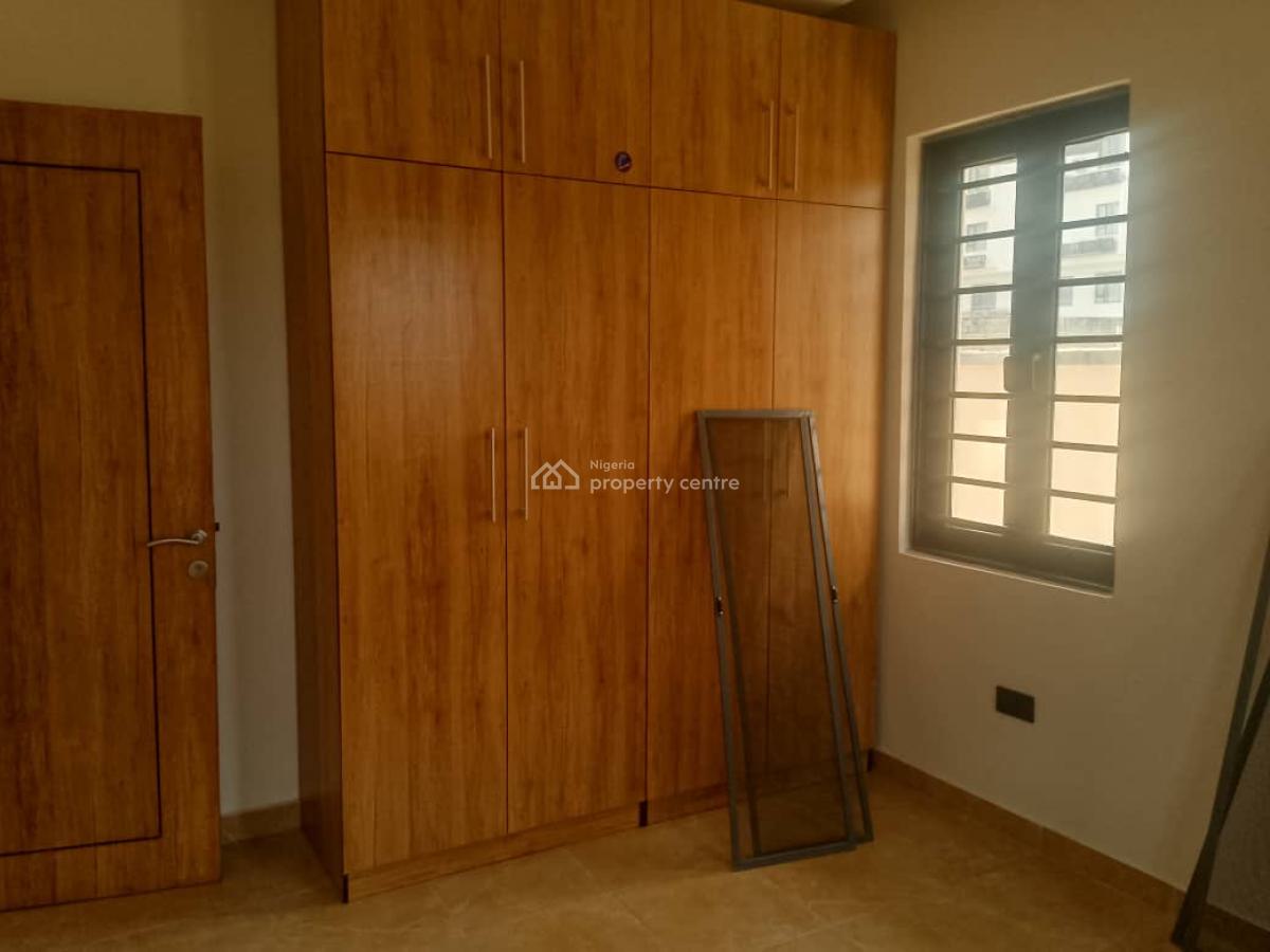 Relatively New 1 & 2 Bedroom Apartment at Lekki Phase 1, Lekki Phase 1, Lekki, Lagos, Flat / Apartment for Rent