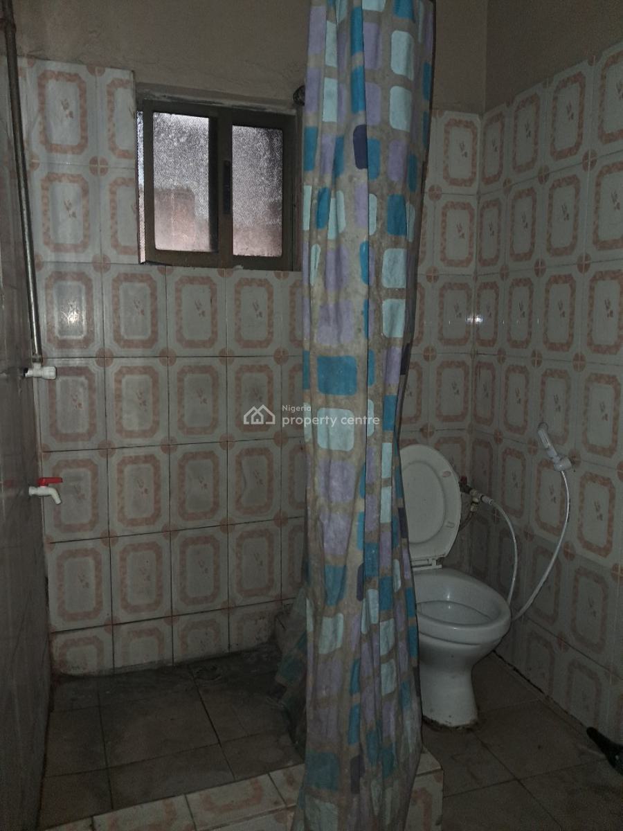 Decent 3 Bedroom Flat, Nubi Street, Oworonshoki, Kosofe, Lagos, Flat / Apartment for Rent