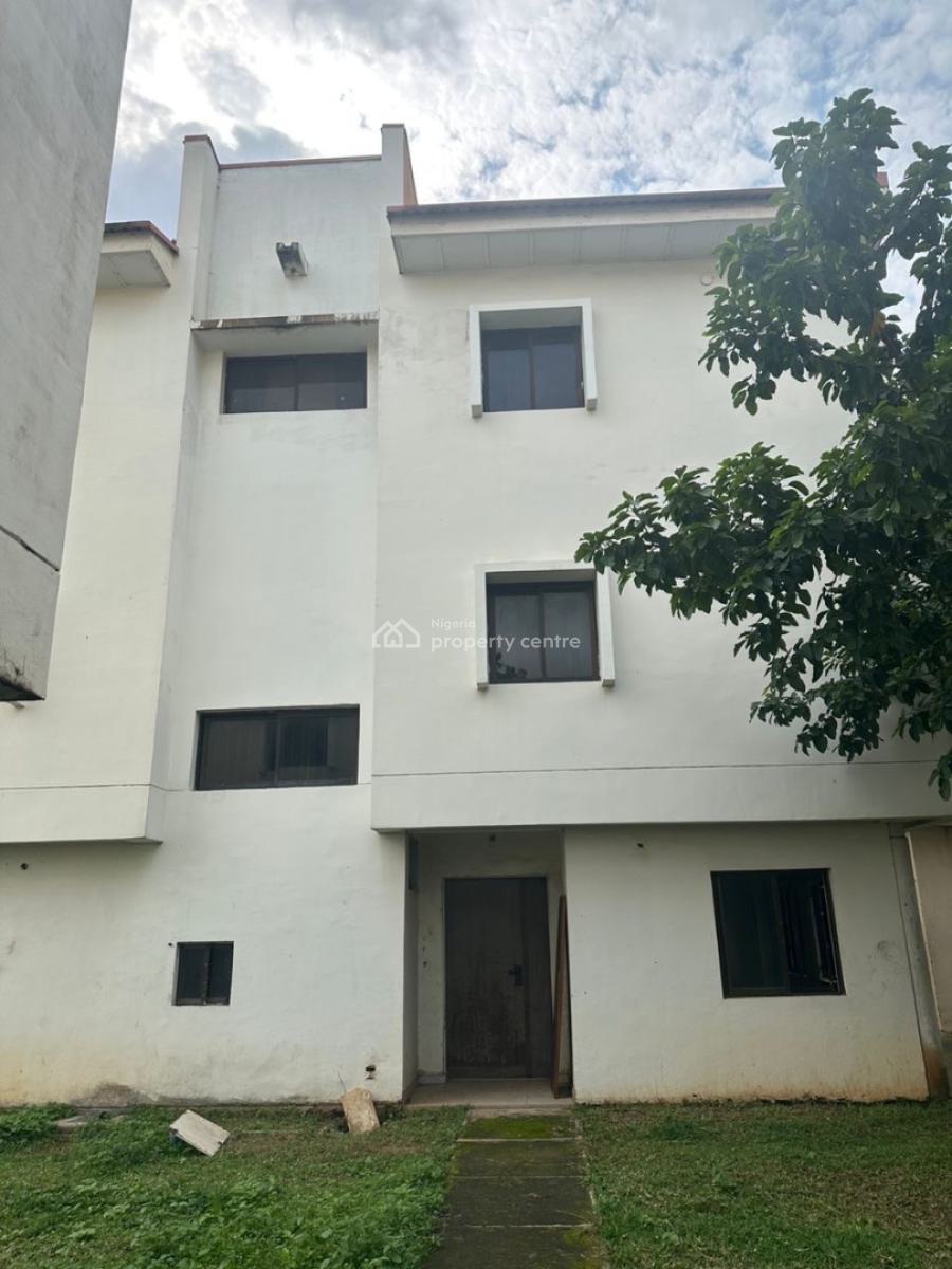 Super Distress 1,100.sqm in The Heart of The City, Maitama, Maitama District, Abuja, Mixed-use Land for Sale
