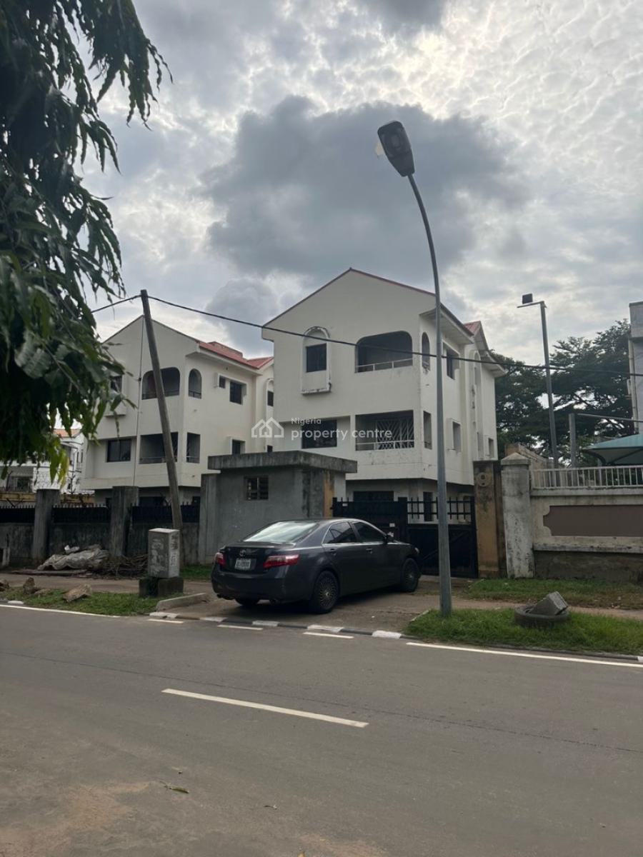 Super Distress 1,100.sqm in The Heart of The City, Maitama, Maitama District, Abuja, Mixed-use Land for Sale
