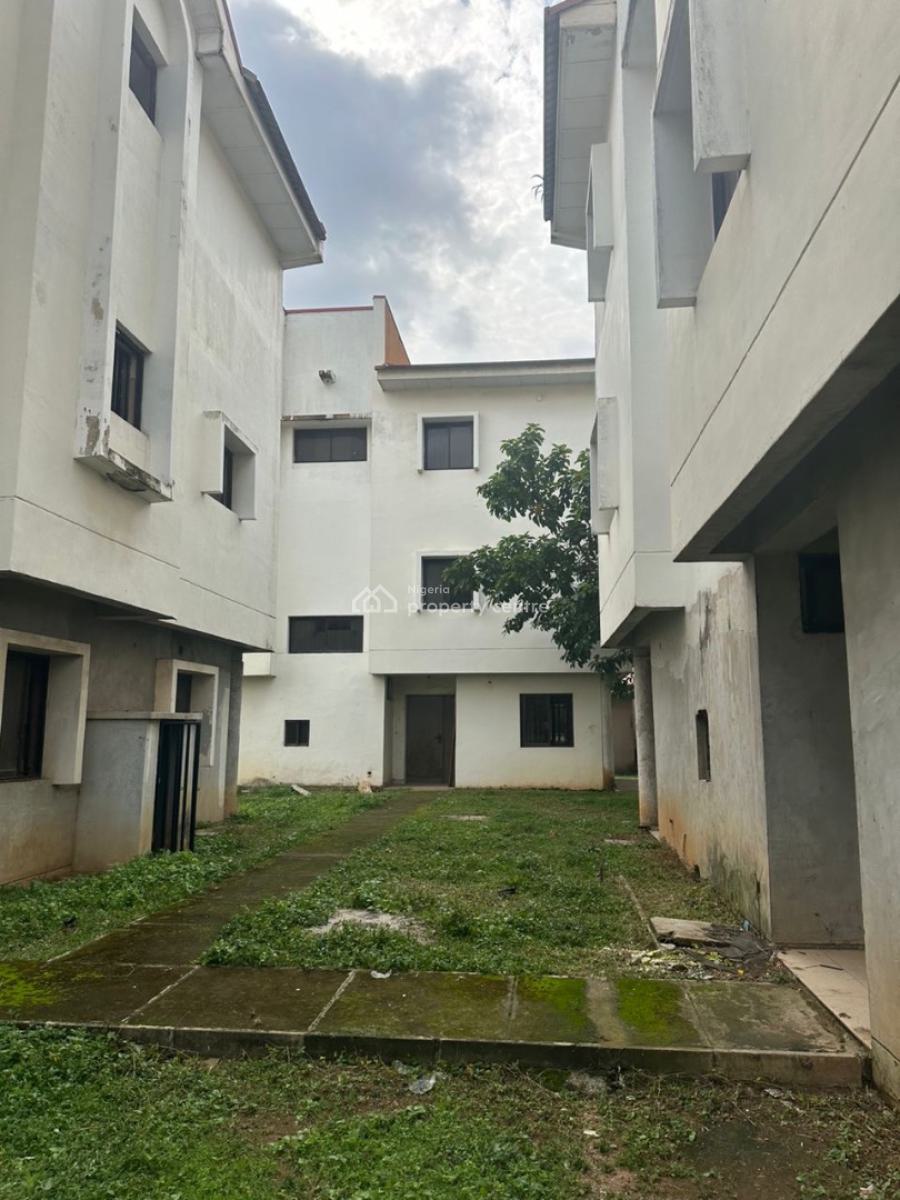 Super Distress 1,100.sqm in The Heart of The City, Maitama, Maitama District, Abuja, Mixed-use Land for Sale