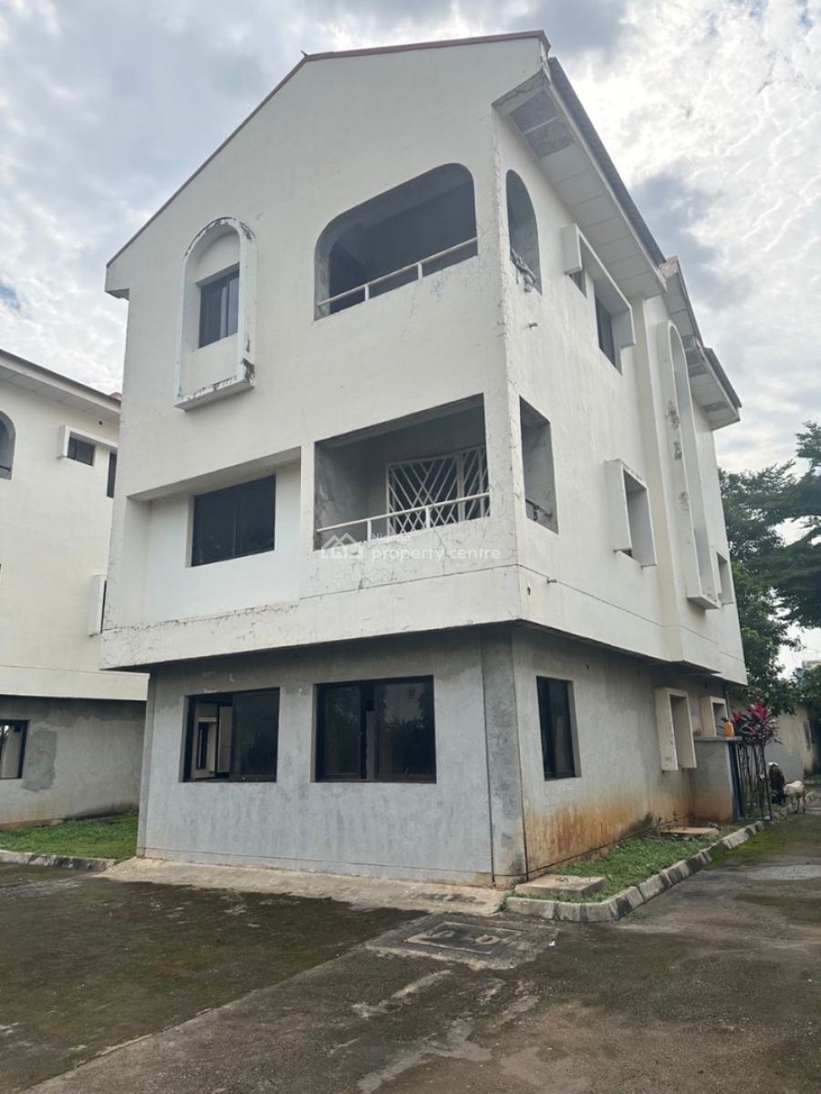 Super Distress 1,100.sqm in The Heart of The City, Maitama, Maitama District, Abuja, Mixed-use Land for Sale