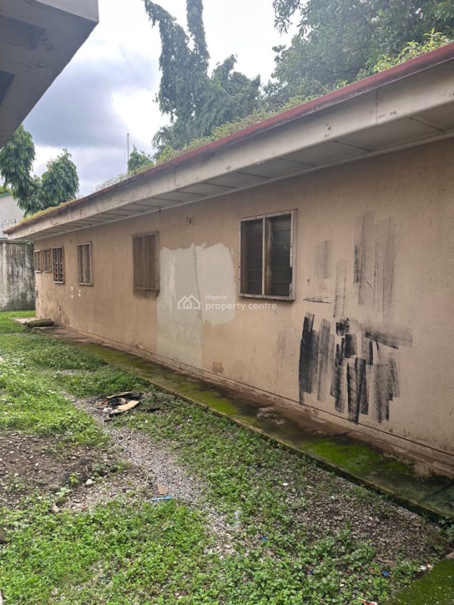 Super Distress 1,100.sqm in The Heart of The City, Maitama, Maitama District, Abuja, Mixed-use Land for Sale