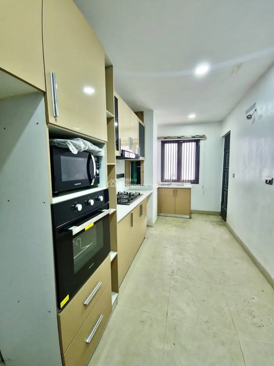 Four Bedroom Maisonette, Surulere, Lagos, Block of Flats for Sale