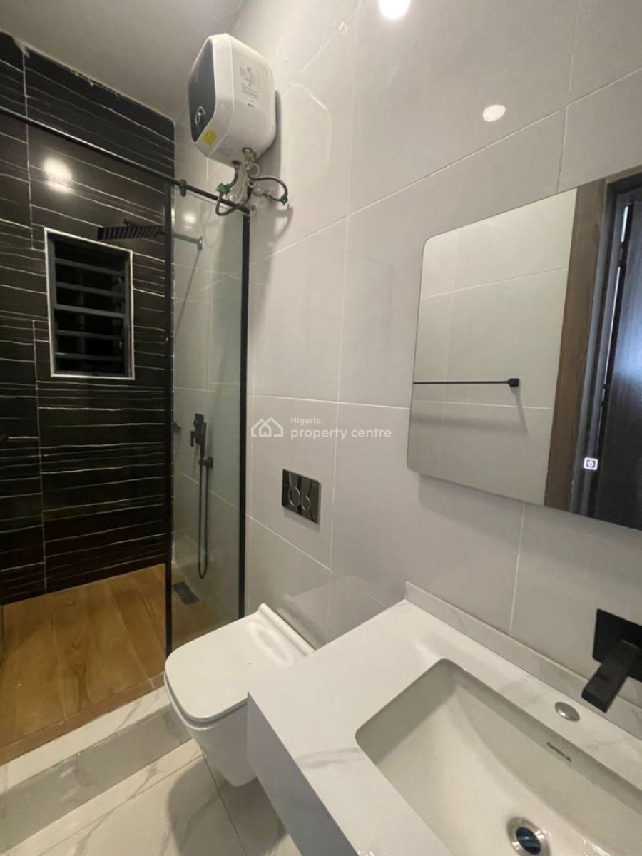 Exquisite 3 Bedroom Fully Serviced Apartment, Lekki Phase 1, Lekki, Lagos, Flat / Apartment for Sale