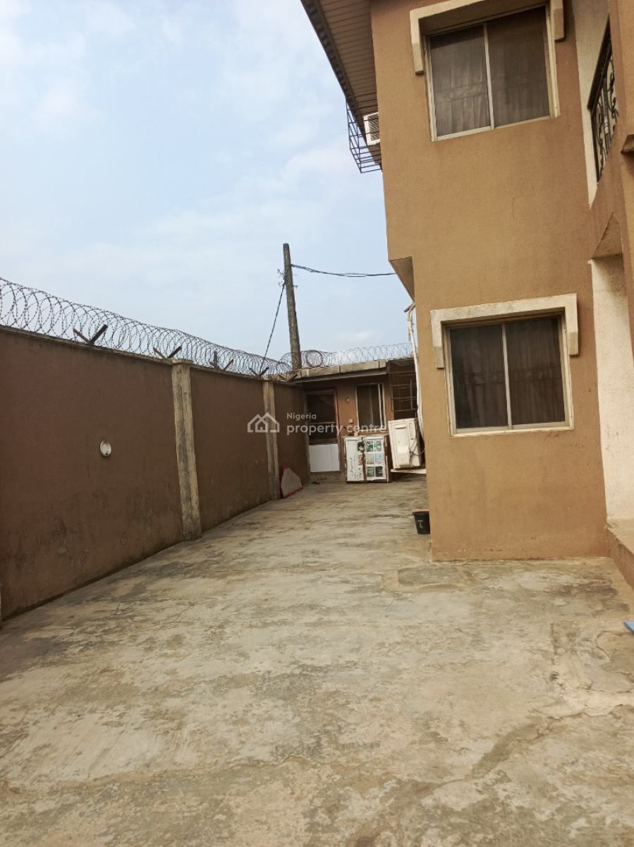 Block of 6 Flats at Jumofak Ikorodu, Sobona Street, Igbo-oluwo Estate Jumofak, Jumofak, Ikorodu, Lagos, Block of Flats for Sale