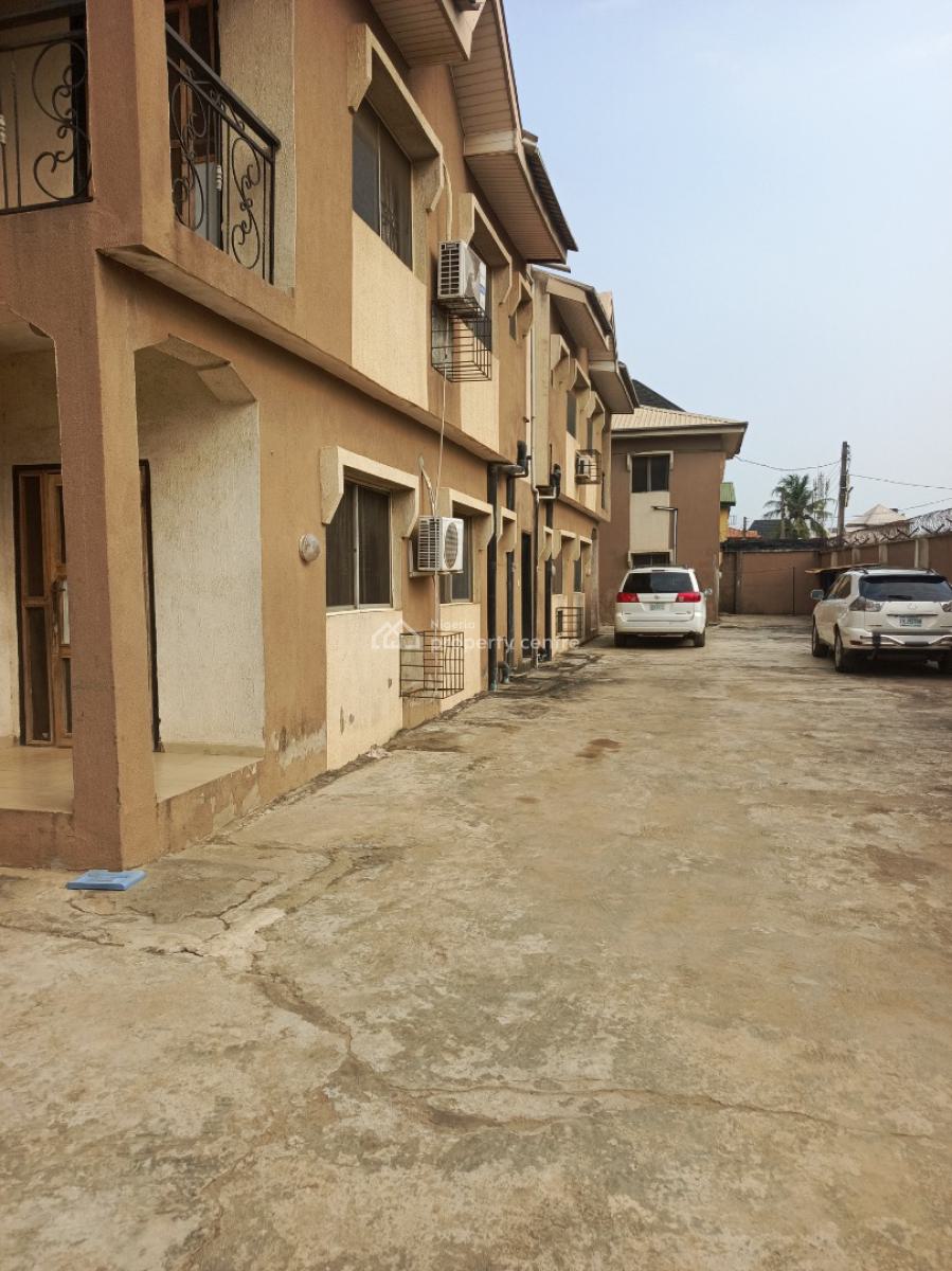 Block of 6 Flats at Jumofak Ikorodu, Sobona Street, Igbo-oluwo Estate Jumofak, Jumofak, Ikorodu, Lagos, Block of Flats for Sale