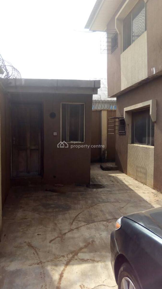 Block of 6 Flats at Jumofak Ikorodu, Sobona Street, Igbo-oluwo Estate Jumofak, Jumofak, Ikorodu, Lagos, Block of Flats for Sale