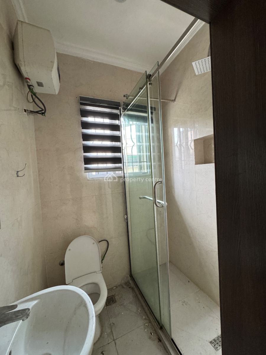 Well Maintained 3bedroom Flat with Bq on The Ground Floor, Lekki Phase 1, Lekki, Lagos, Flat / Apartment for Rent