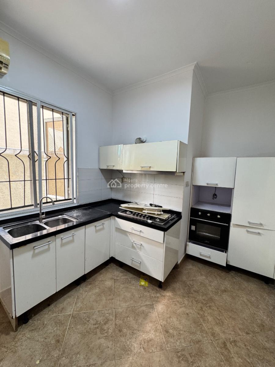 Well Maintained 3bedroom Flat with Bq on The Ground Floor, Lekki Phase 1, Lekki, Lagos, Flat / Apartment for Rent
