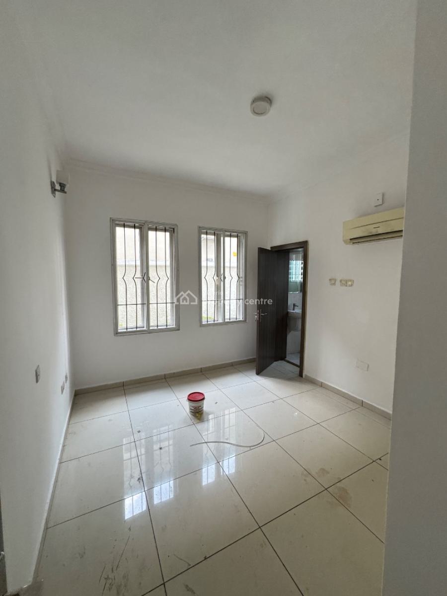 Well Maintained 3bedroom Flat with Bq on The Ground Floor, Lekki Phase 1, Lekki, Lagos, Flat / Apartment for Rent
