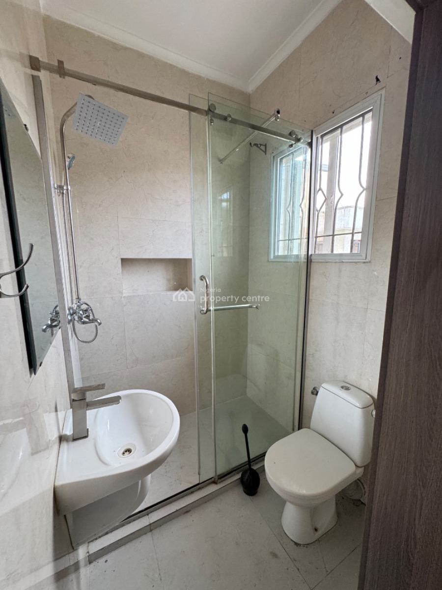 Well Maintained 3bedroom Flat with Bq on The Ground Floor, Lekki Phase 1, Lekki, Lagos, Flat / Apartment for Rent
