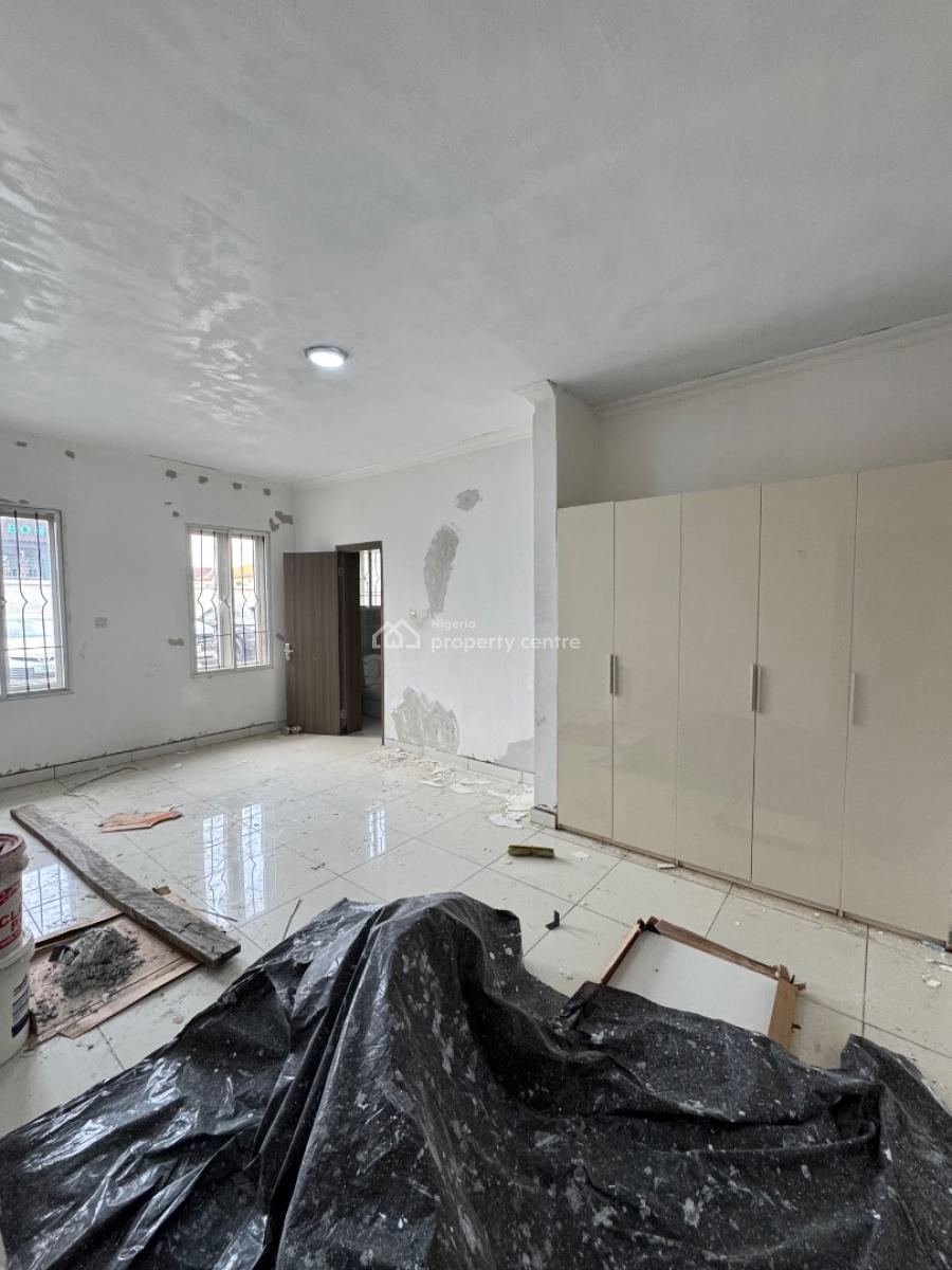 Well Maintained 3bedroom Flat with Bq on The Ground Floor, Lekki Phase 1, Lekki, Lagos, Flat / Apartment for Rent