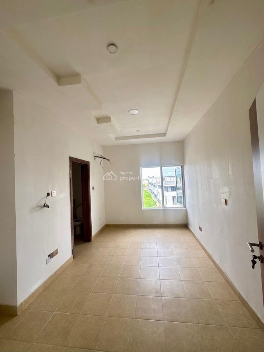 4 Bedroom Apartment in a Serviced and Secured Estate, Osapa, Osapa, Lekki, Lagos, Flat / Apartment for Rent