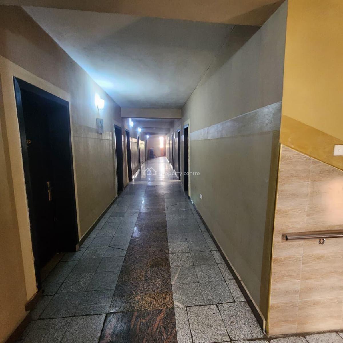 24 -bedrooms Hotel in Metropolitan Area, Eleyele, Ibadan, Oyo, Commercial Property for Sale