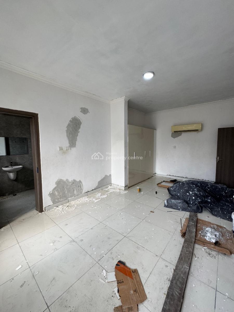 Luxury with a Bq in High Brow Neighborhood, Lekki Phase 1, Lekki, Lagos, Flat / Apartment for Rent