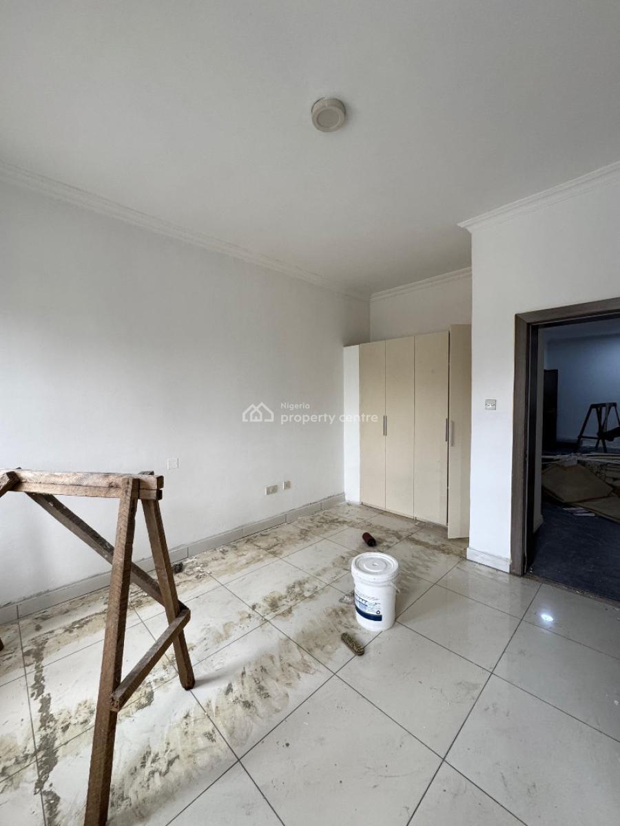 Luxury with a Bq in High Brow Neighborhood, Lekki Phase 1, Lekki, Lagos, Flat / Apartment for Rent