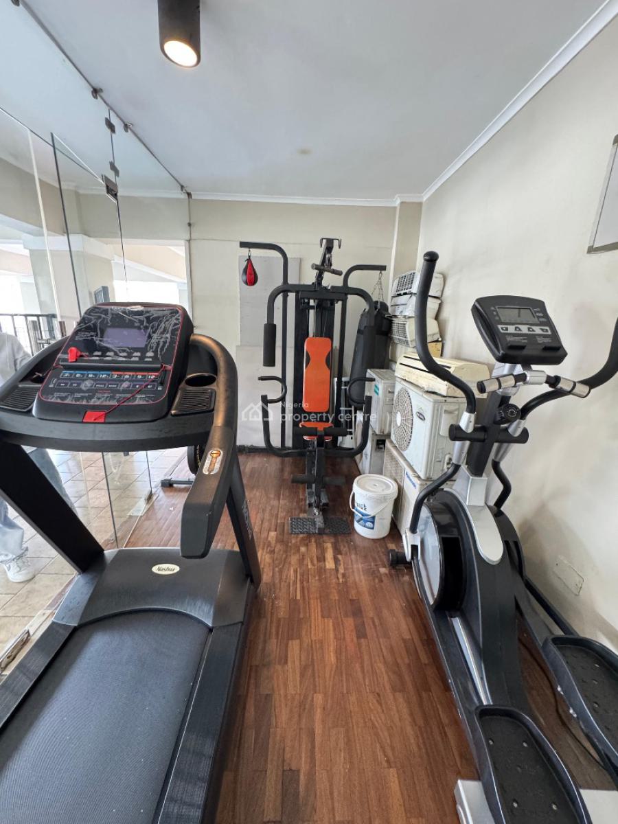Luxury with a Bq in High Brow Neighborhood, Lekki Phase 1, Lekki, Lagos, Flat / Apartment for Rent
